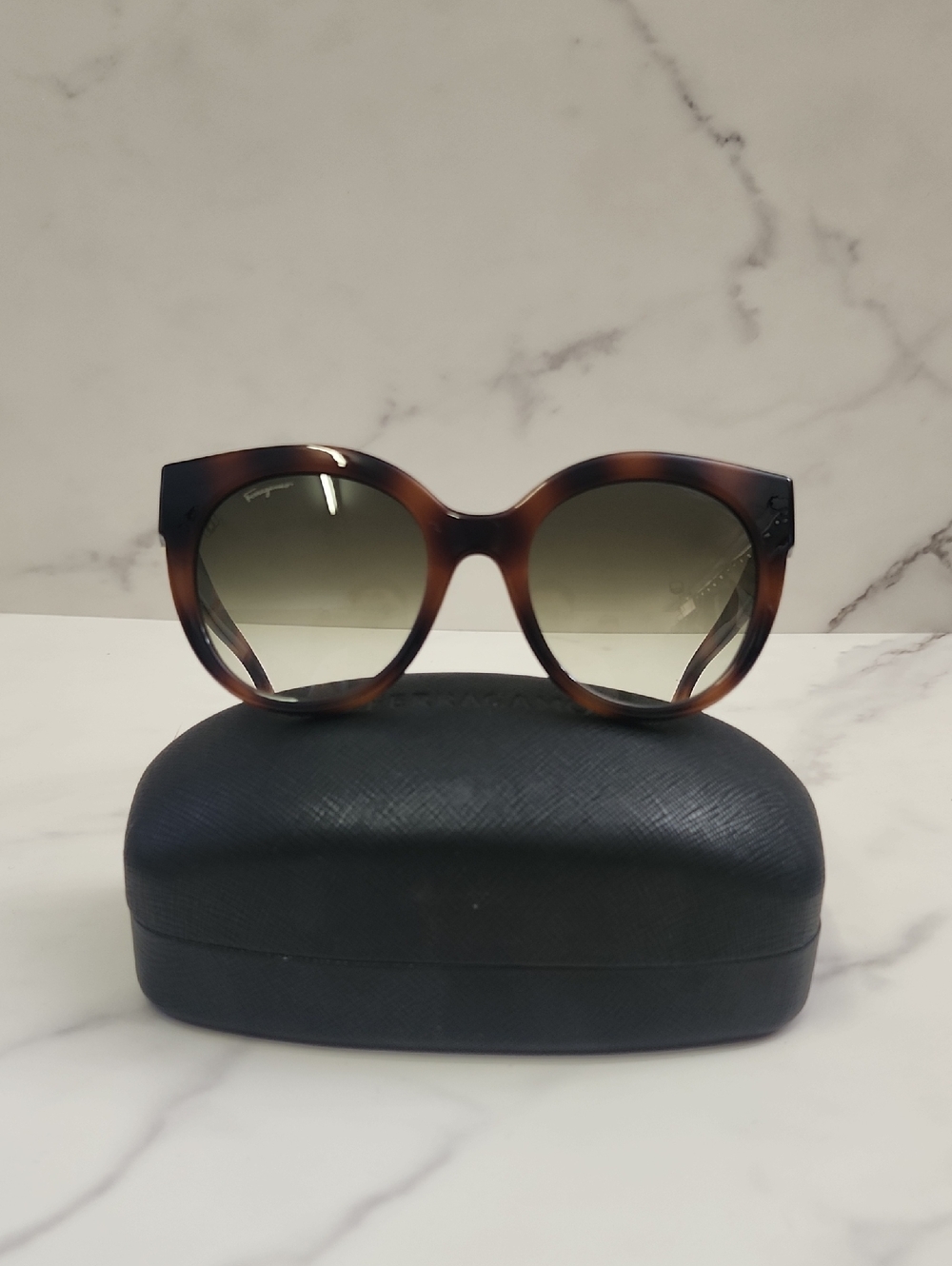 NEW Authentic Salvatore Ferragamo Tortoise Cat Eye Sunglasses